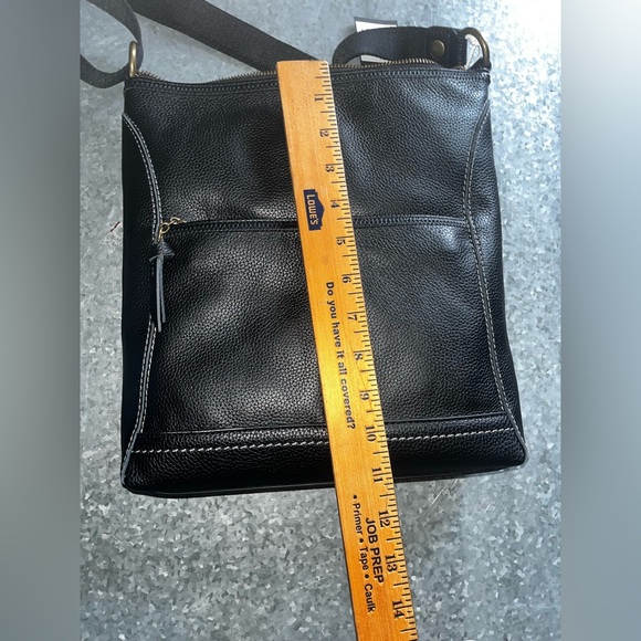 NWT- THE SAK Black Pebbled Leather IRIS Zip Shoulder Bag Crossbody - Picture 8 of 9